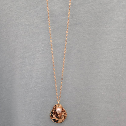 Luna Pearl Necklace